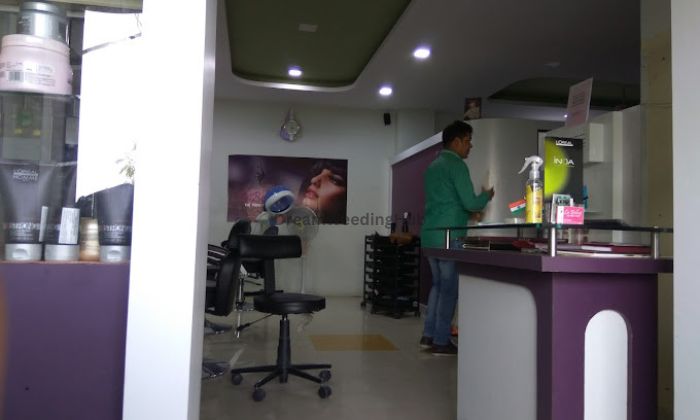 La Belluz - The Family Salon